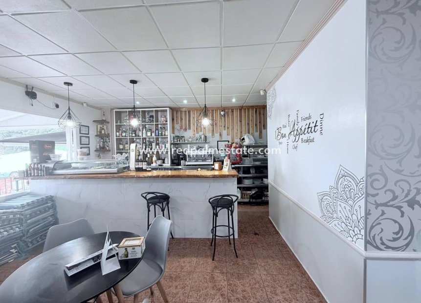 Revente - Entreprise -
Orihuela Costa - Punta prima