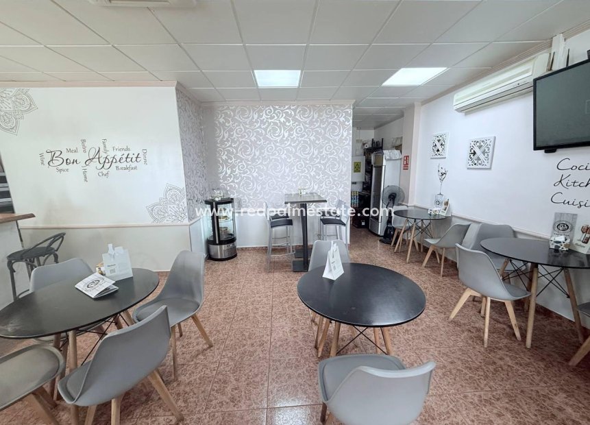 Revente - Entreprise -
Orihuela Costa - Punta prima