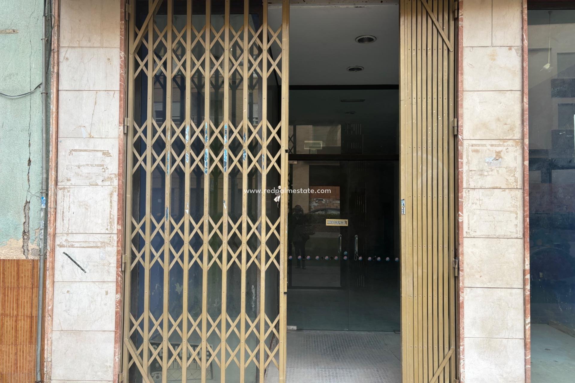 Revente - Entreprise -
Orihuela Costa - Zona Centro