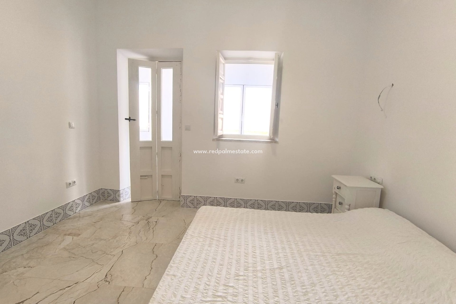 Revente - Entreprise -
Pinoso - Inland