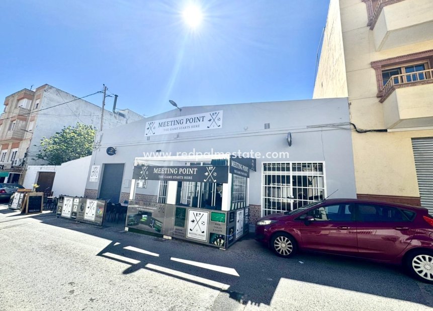 Revente - Entreprise -
San Miguel de Salinas - Inland