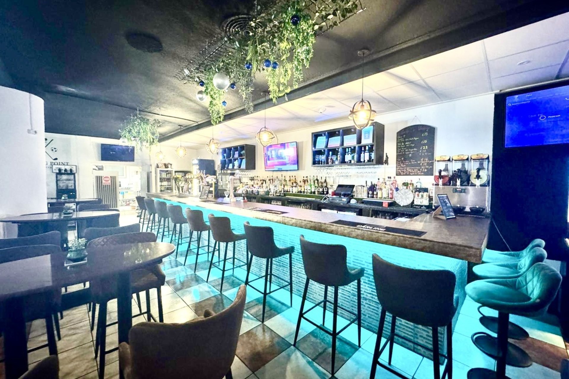 Revente - Entreprise -
San Miguel de Salinas - Inland