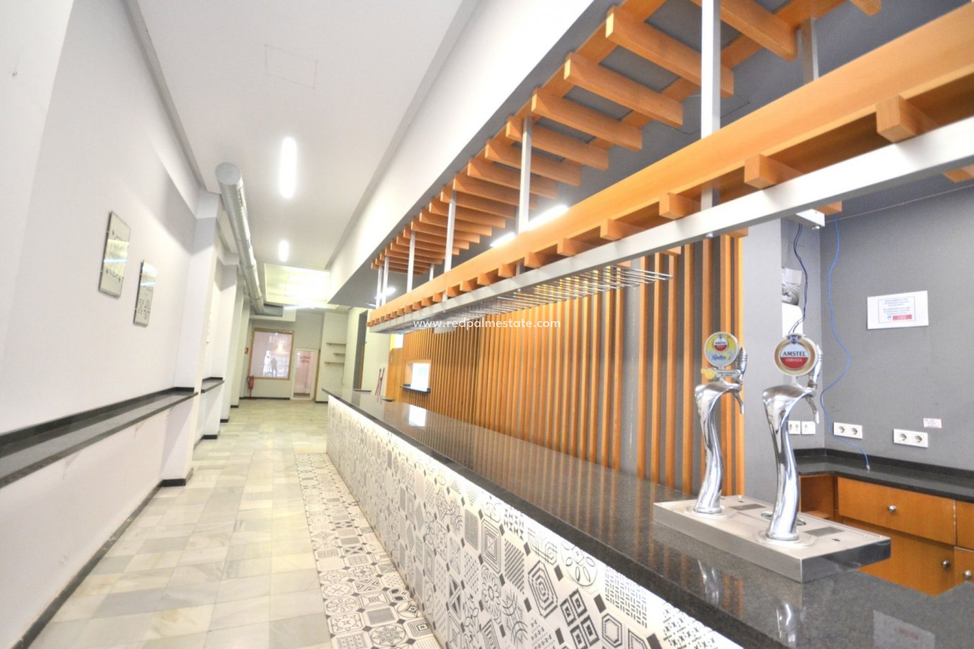 Revente - Entreprise -
Torrevieja - Centro