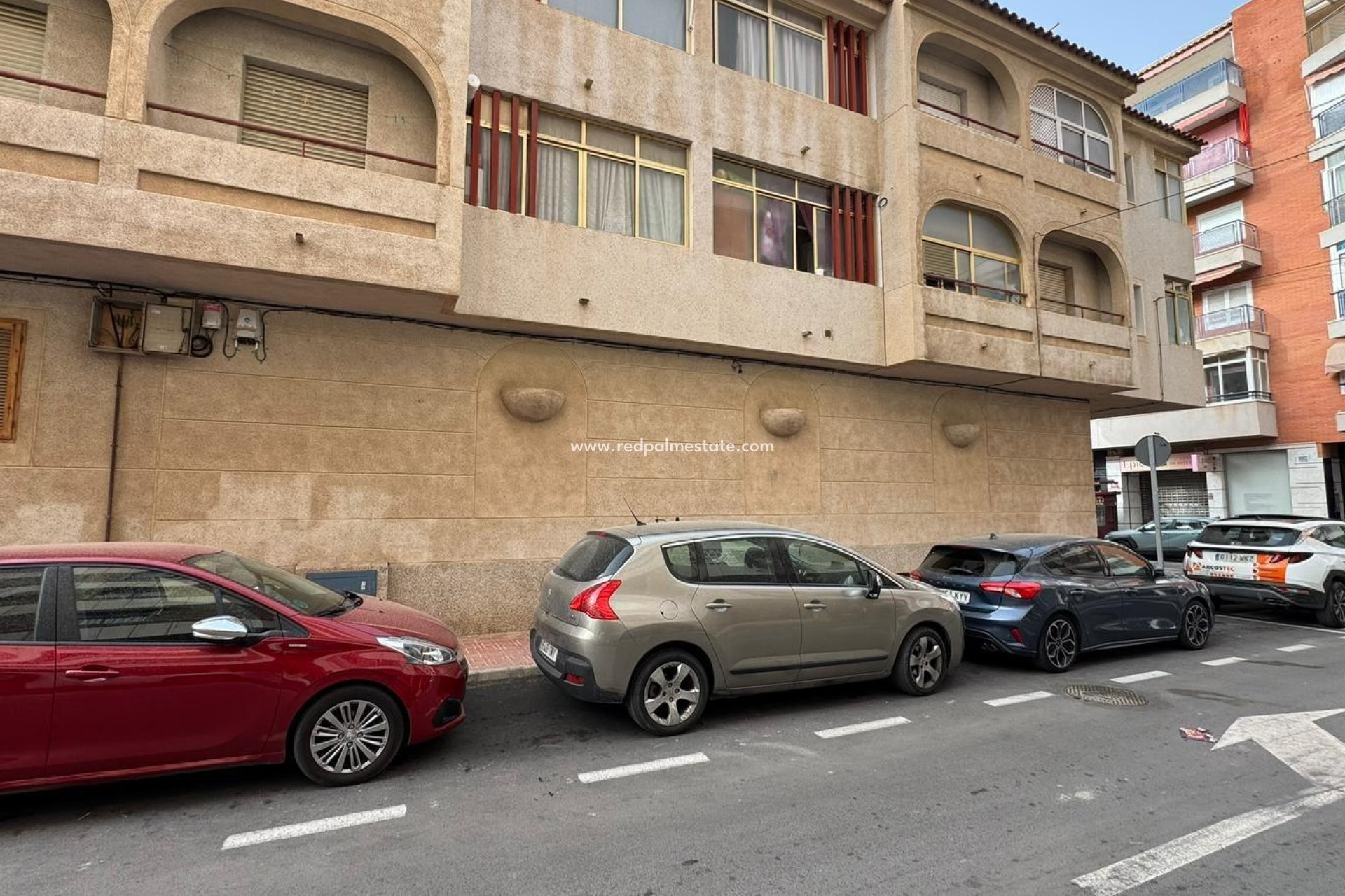 Revente - Entreprise -
Torrevieja - El Acequión - Los Náufragos