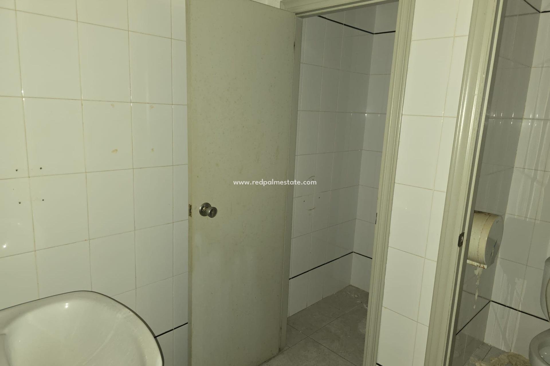 Revente - Entreprise -
Torrevieja - El Acequión - Los Náufragos