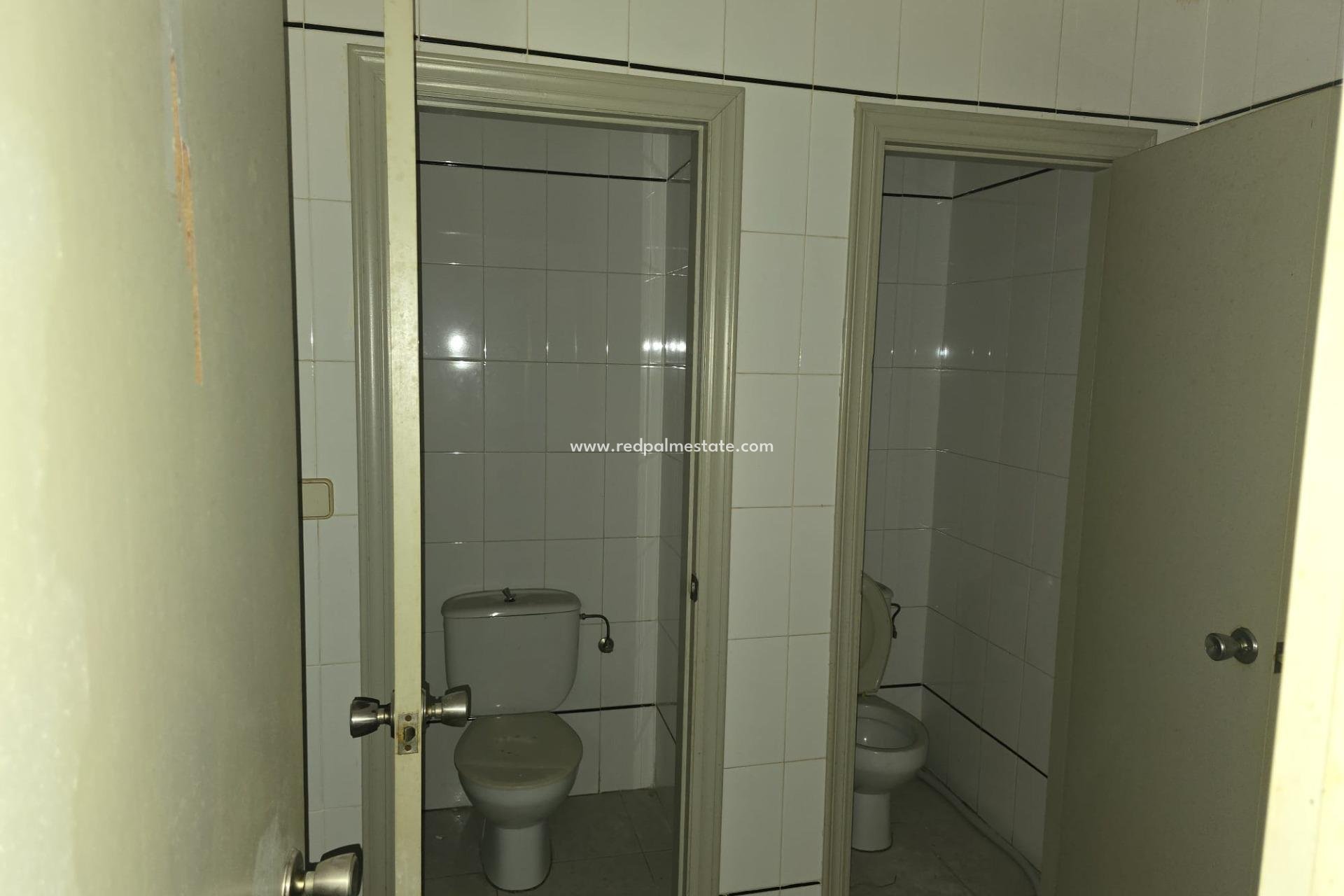 Revente - Entreprise -
Torrevieja - El Acequión - Los Náufragos