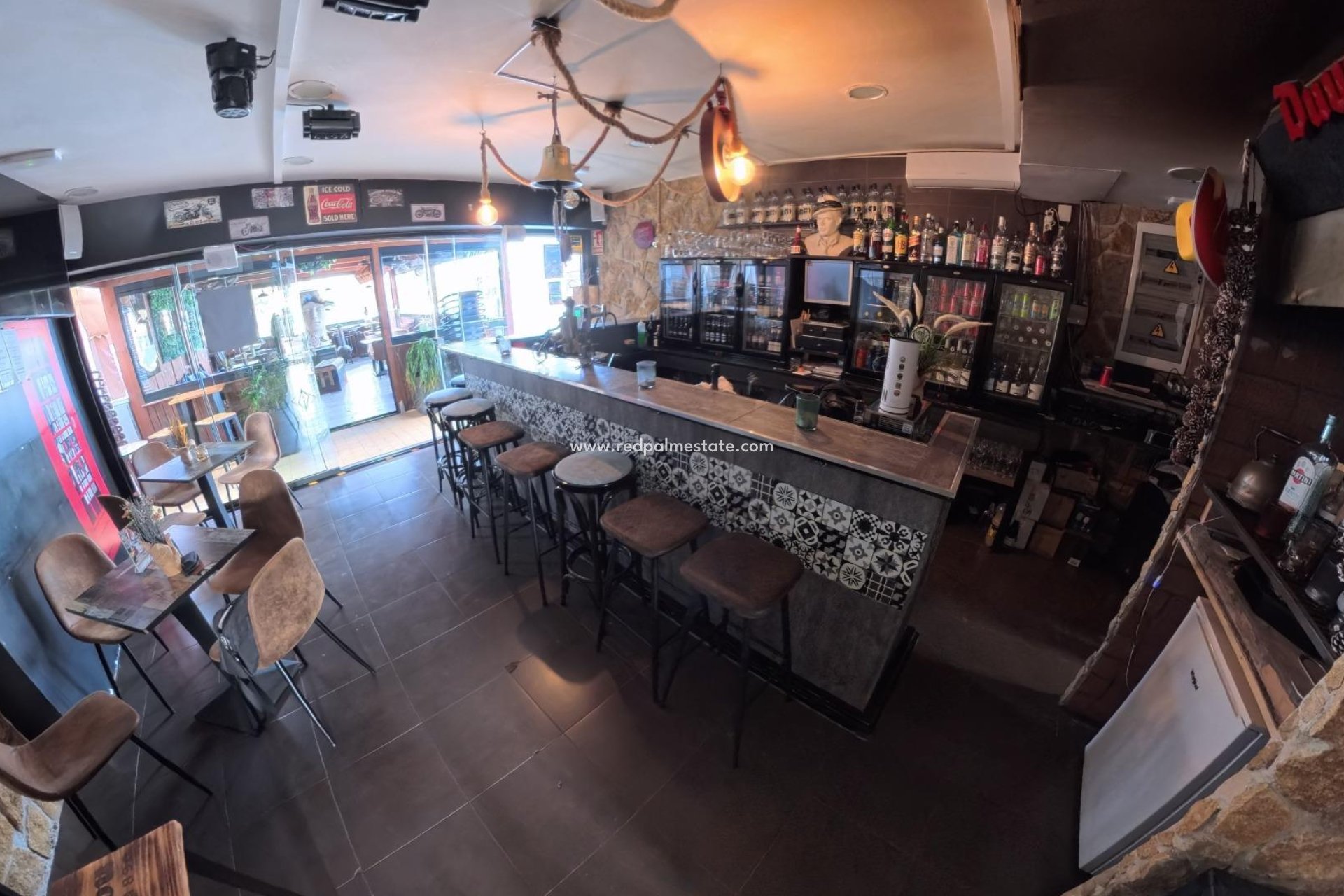 Revente - Entreprise -
Torrevieja - La Siesta - El Salado - Torreta