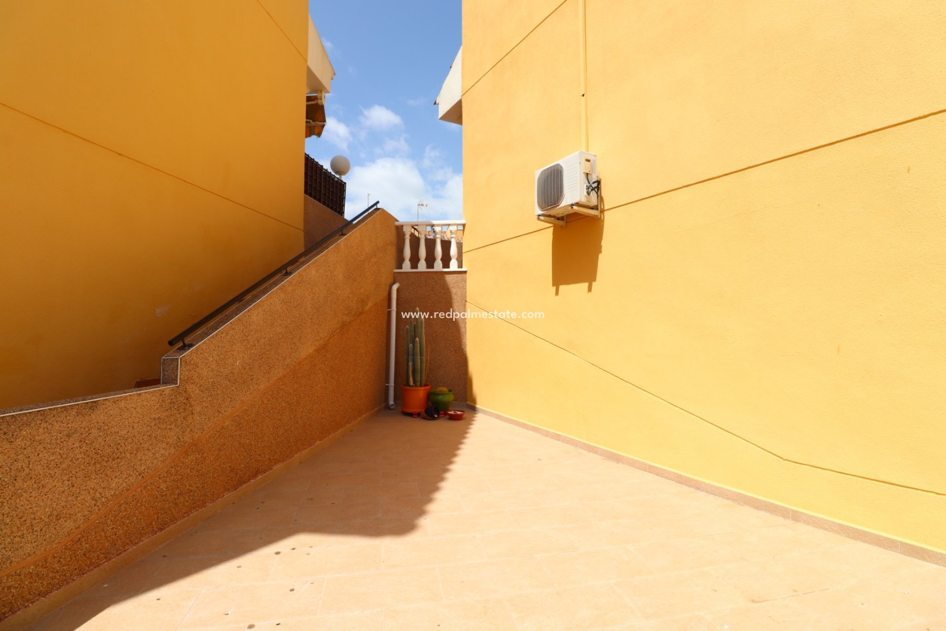Revente - Maison de ville -
Algorfa