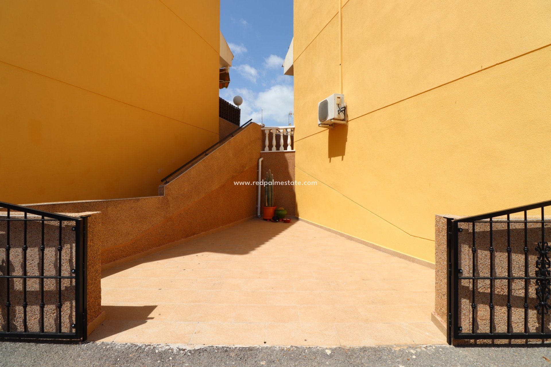 Revente - Maison de ville -
Algorfa