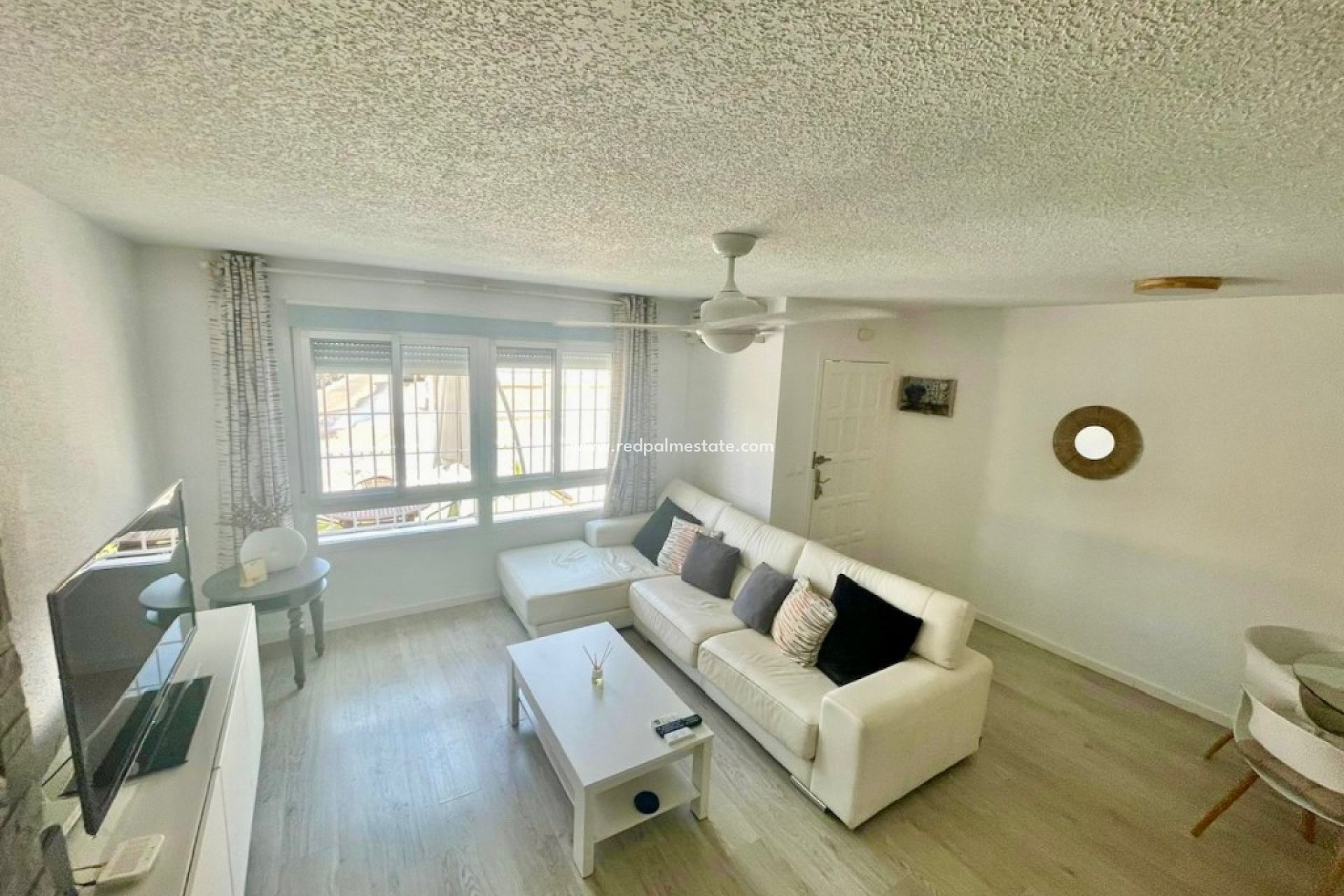 Revente - Maison de ville -
Aquilas