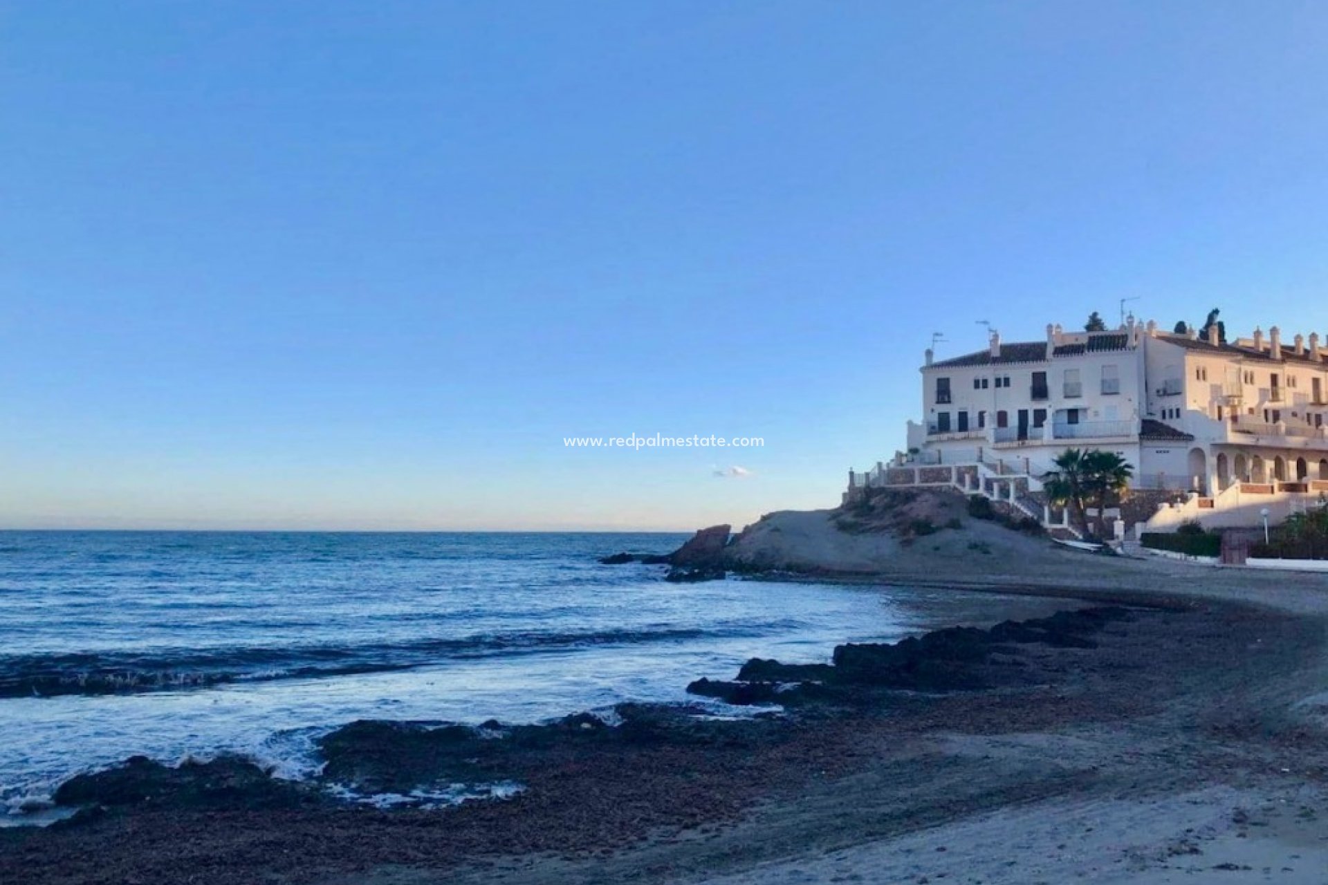 Revente - Maison de ville -
Aquilas