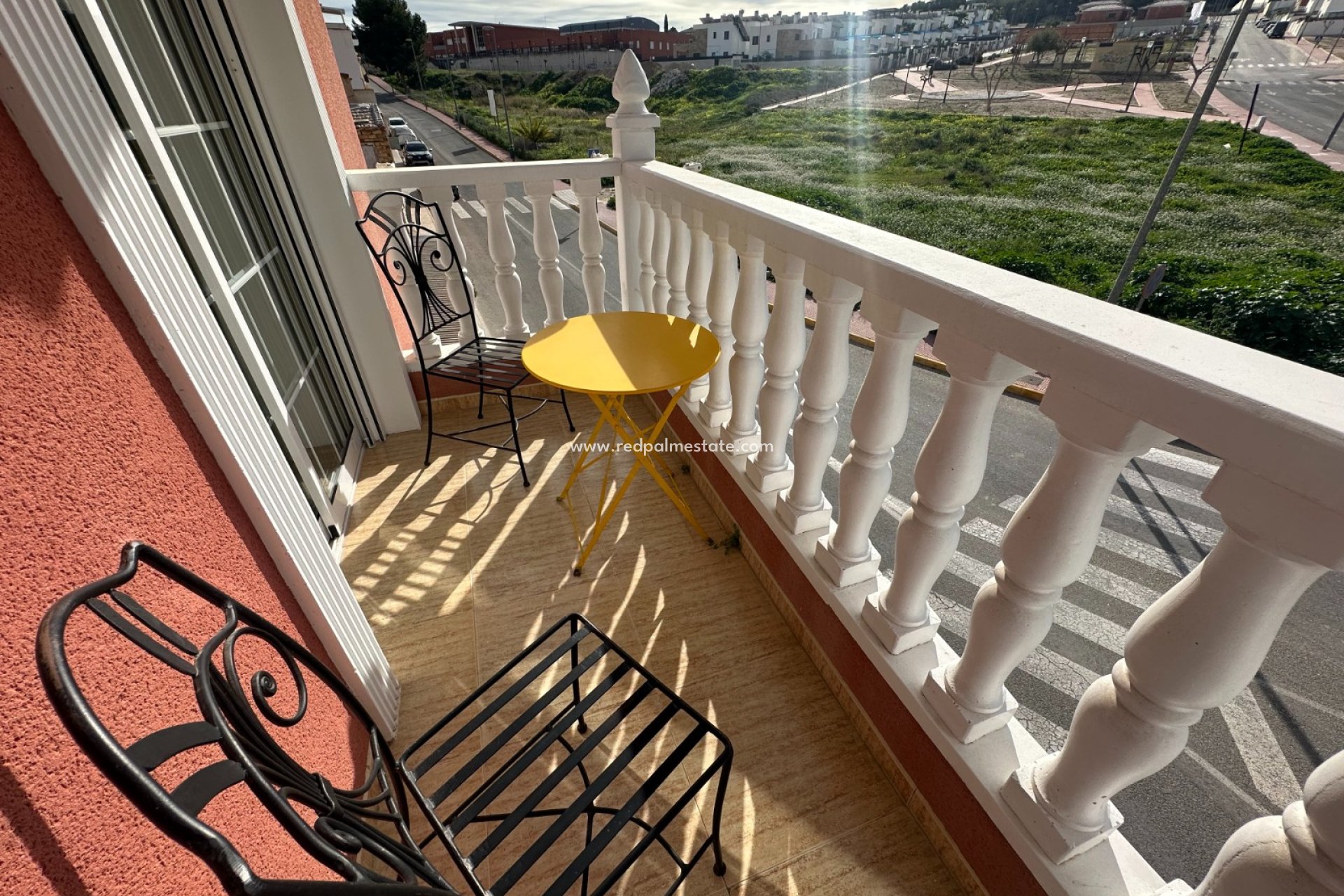 Revente - Maison de ville -
Bigastro - Inland