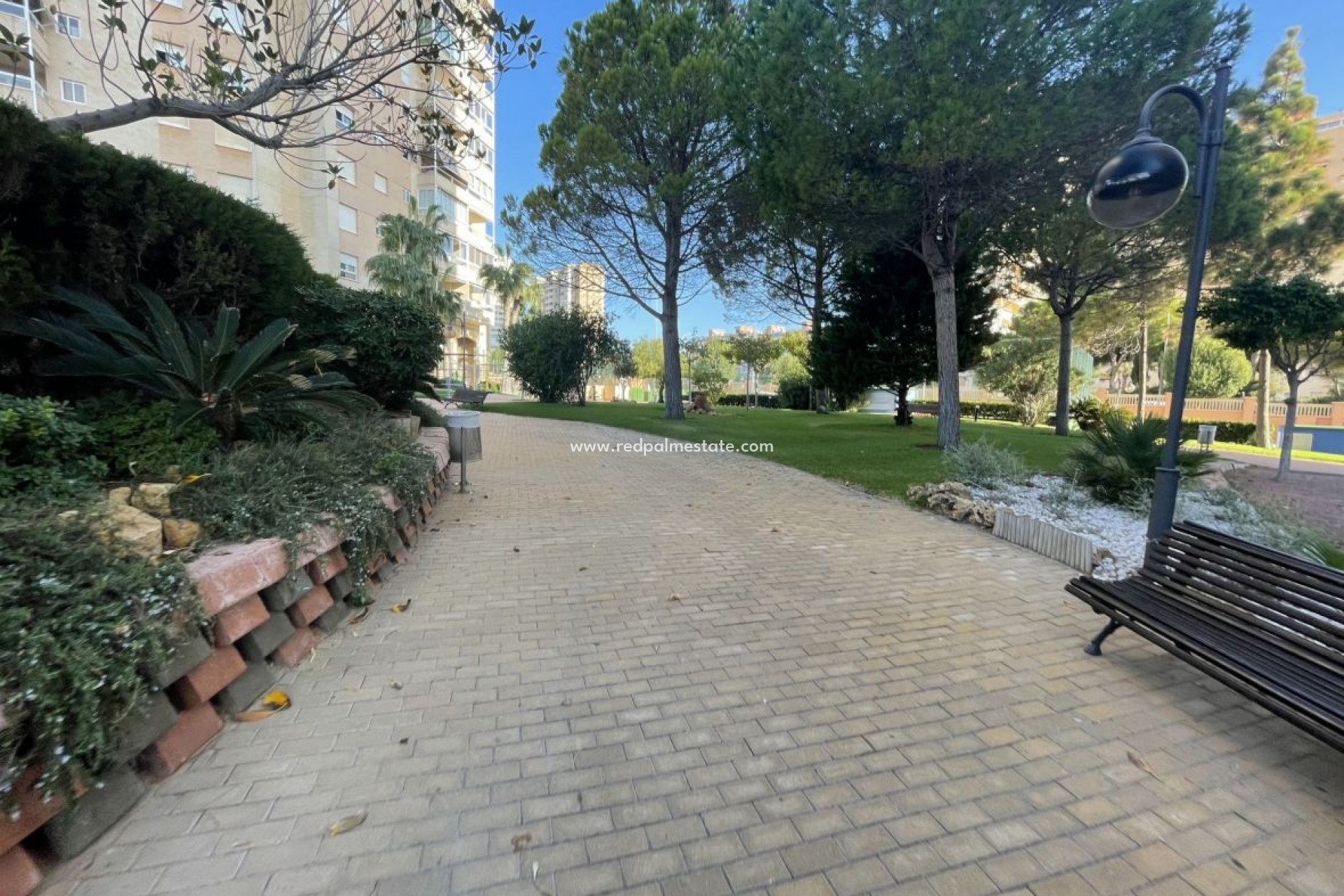 Revente - Maison de ville -
El Campello