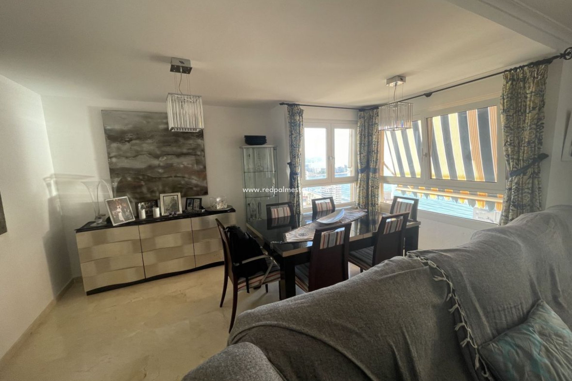 Revente - Maison de ville -
El Campello