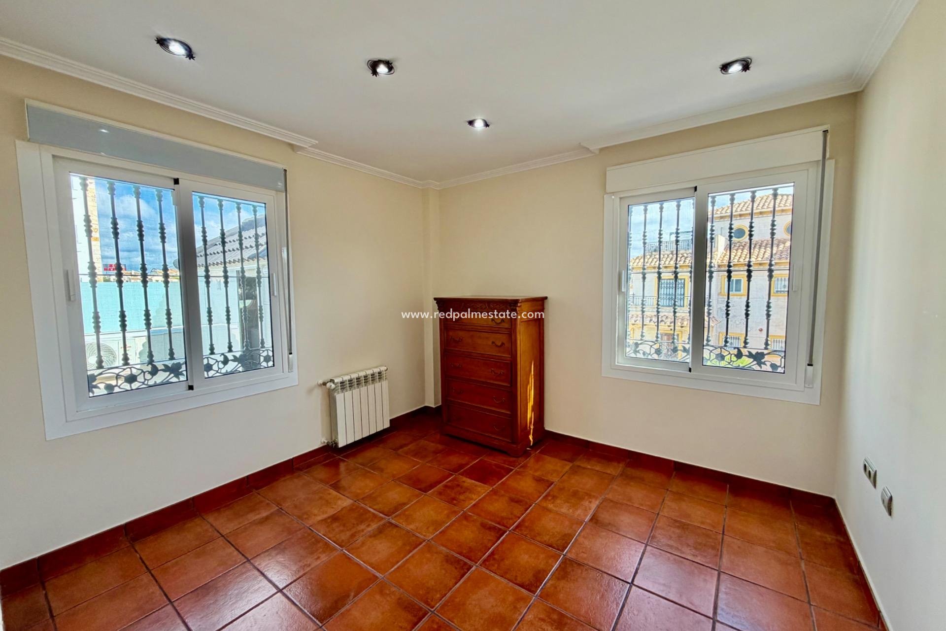 Revente - Maison de ville -
Orihuela Costa - La Zenia