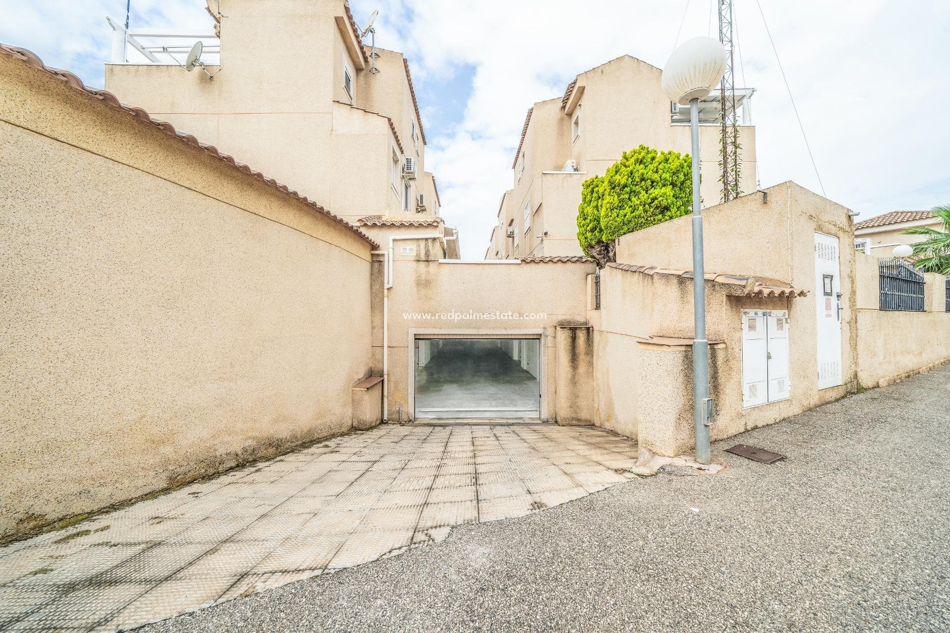 Revente - Maison de ville -
Orihuela Costa - Los Almendros-la Florida