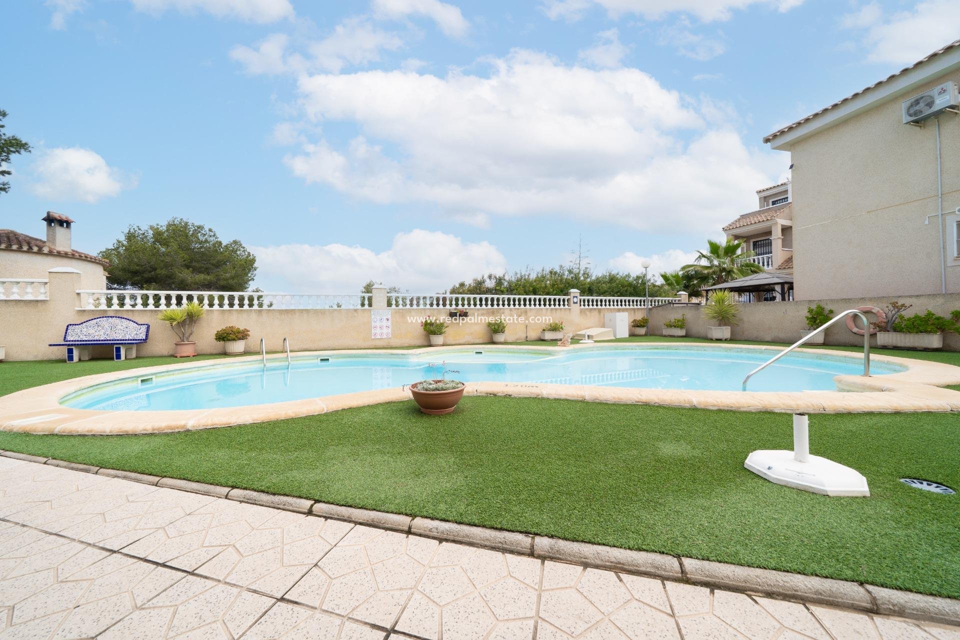 Revente - Maison de ville -
Orihuela Costa - Los Almendros-la Florida