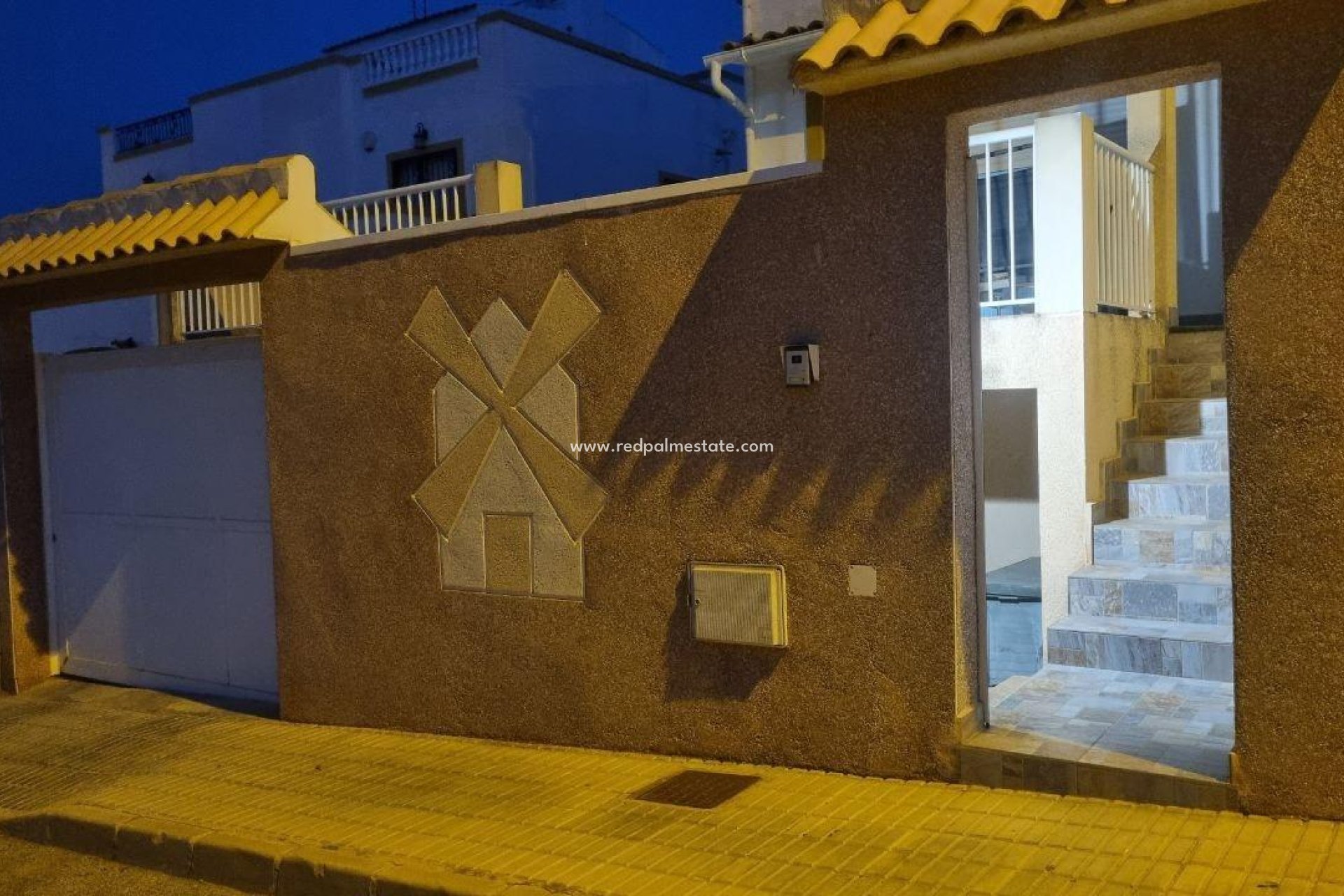 Revente - Maison de ville -
Orihuela Costa - Los Almendros-la Florida