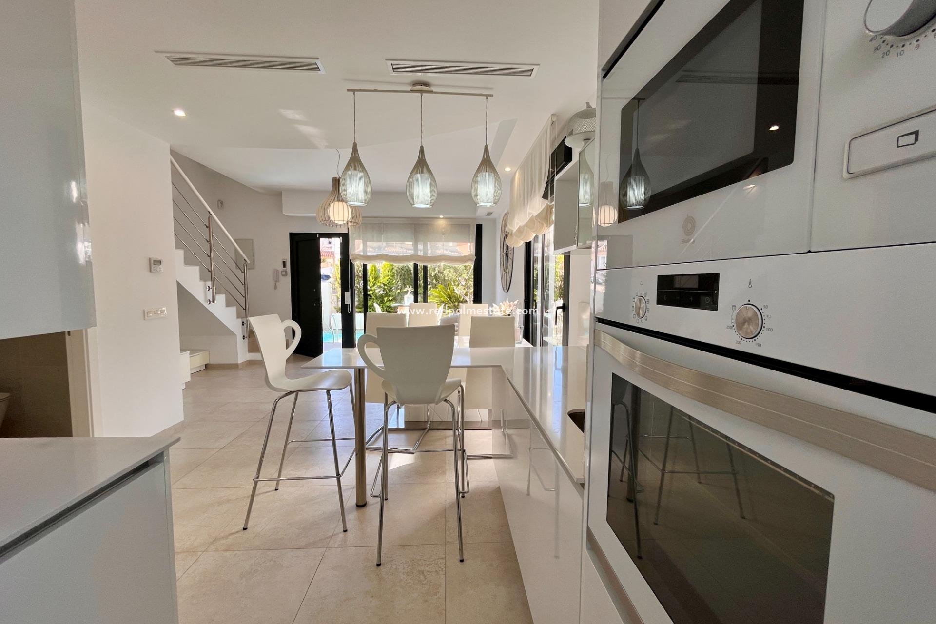 Revente - Maison de ville -
Orihuela Costa - Villamartín