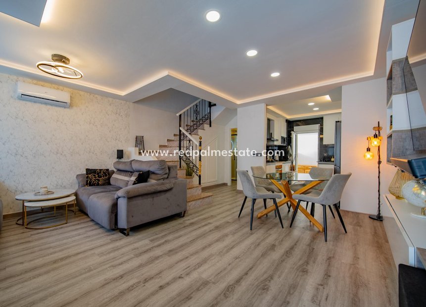 Revente - Maison de ville -
Orihuela Costa - Villamartín