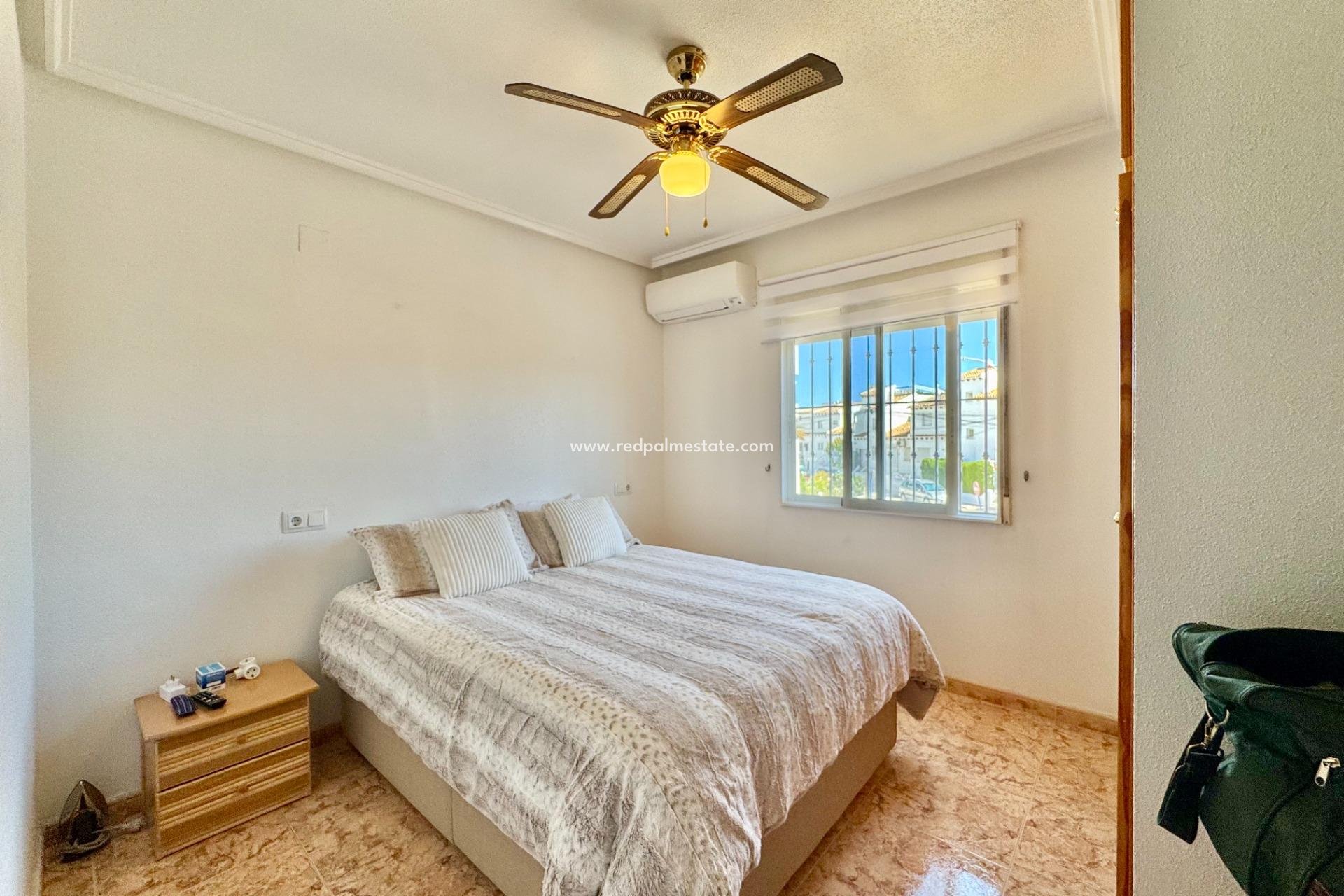 Revente - Maison de ville -
Orihuela Costa - Villamartín