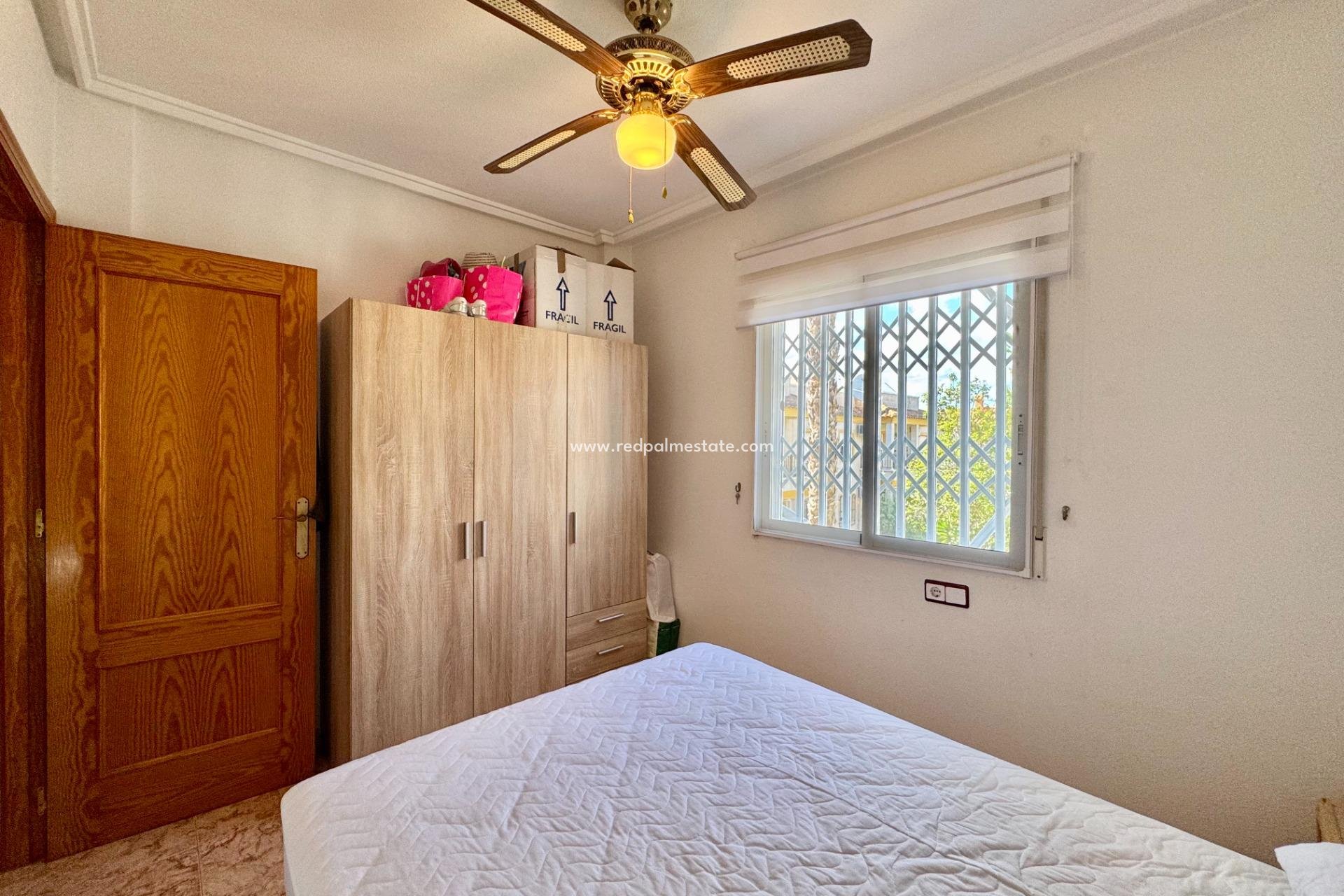 Revente - Maison de ville -
Orihuela Costa - Villamartín