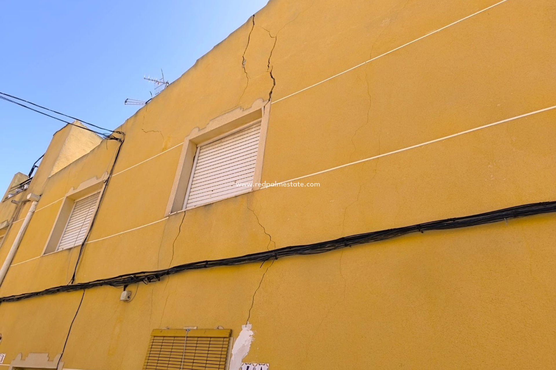 Revente - Maison de ville -
Pinoso - Inland