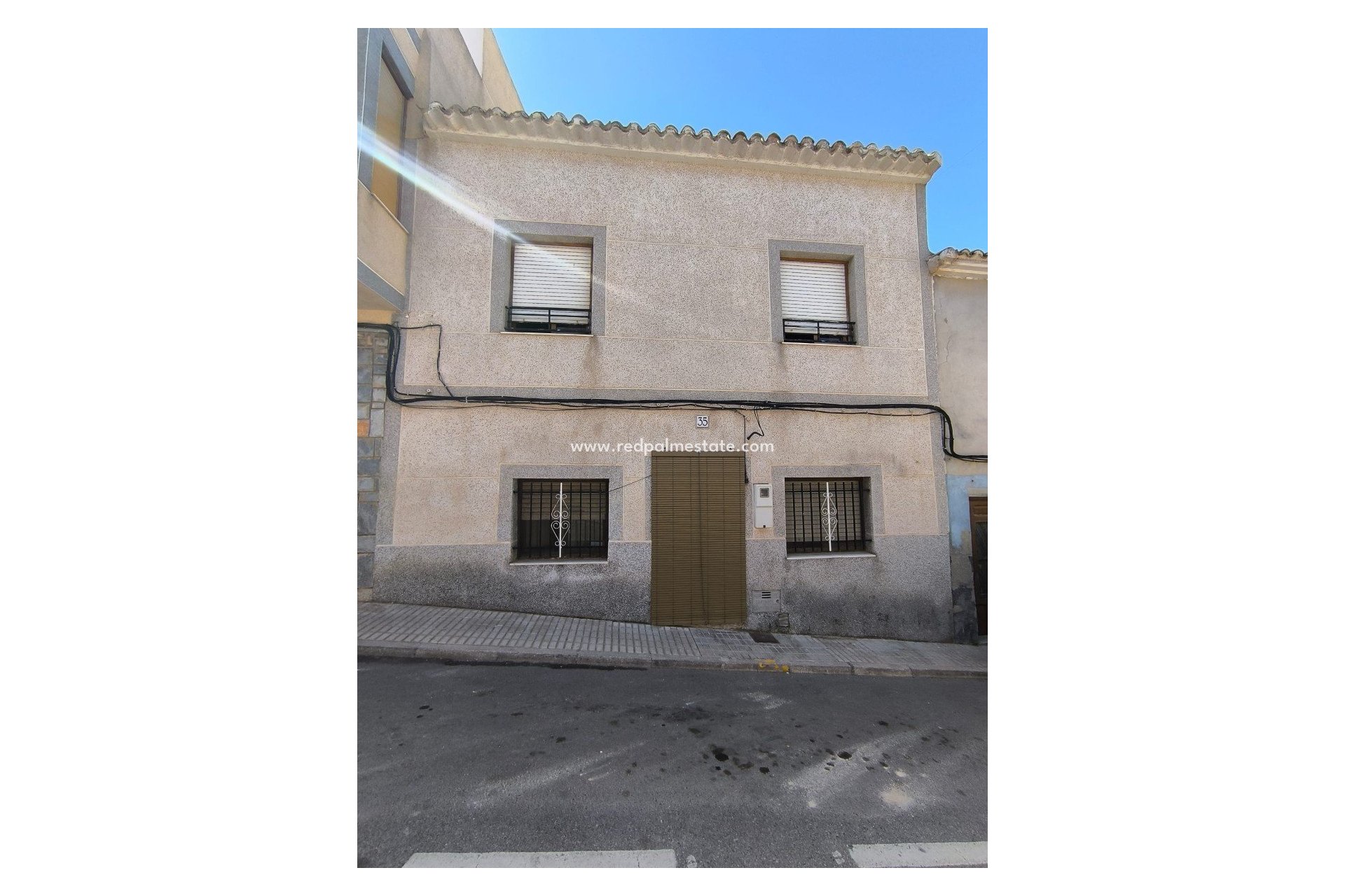 Revente - Maison de ville -
Pinoso - Inland