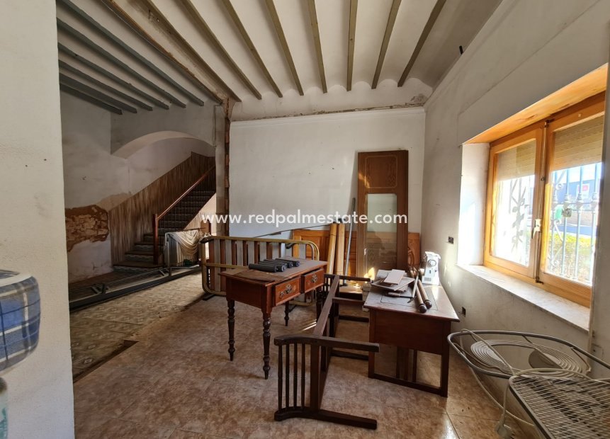 Revente - Maison de ville -
Pinoso - Inland