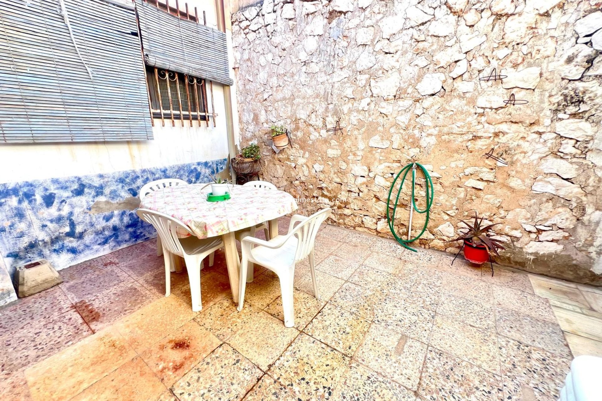 Revente - Maison de ville -
Pinoso - Inland