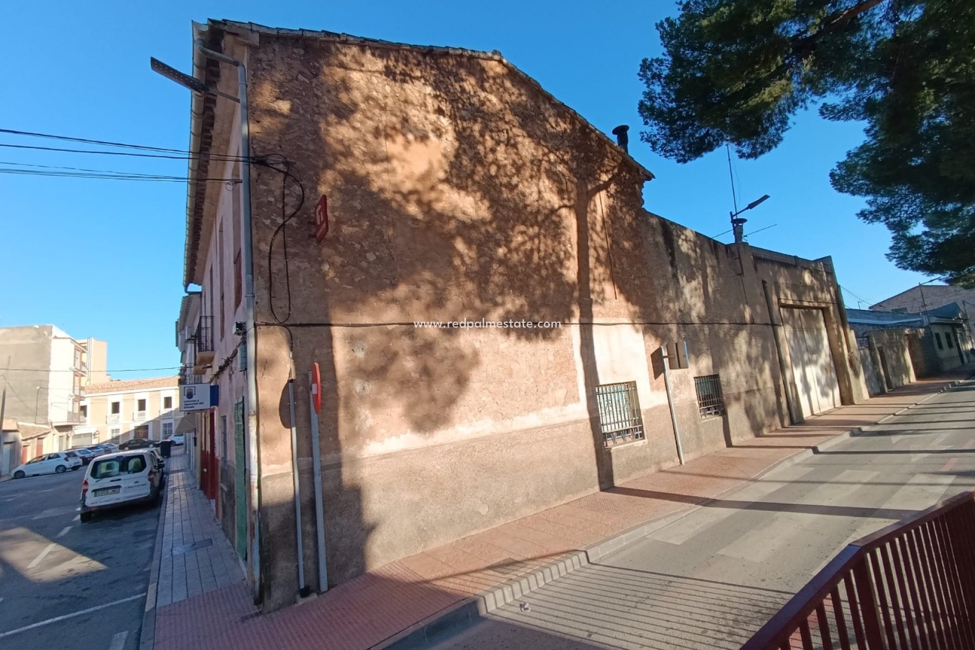 Revente - Maison de ville -
Pinoso - Inland