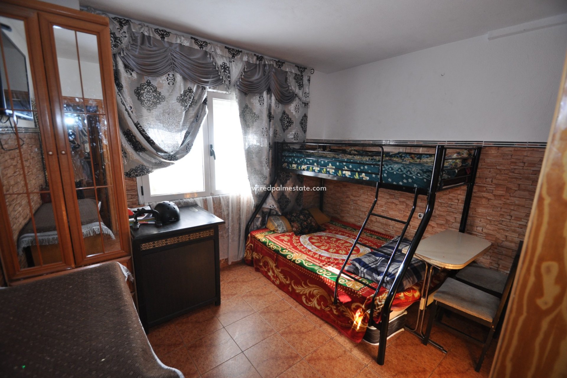 Revente - Maison de ville -
Pinoso - Inland
