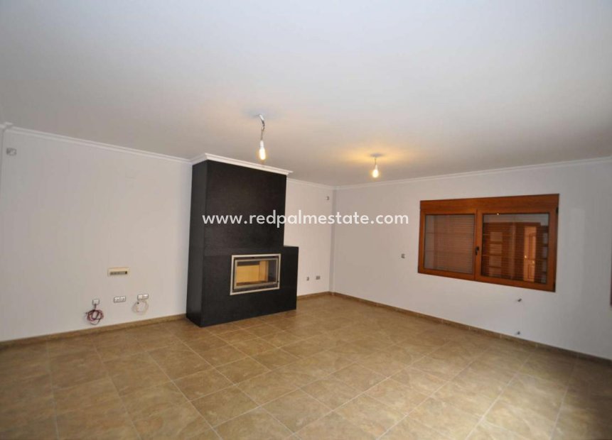 Revente - Maison de ville -
Pinoso - Inland