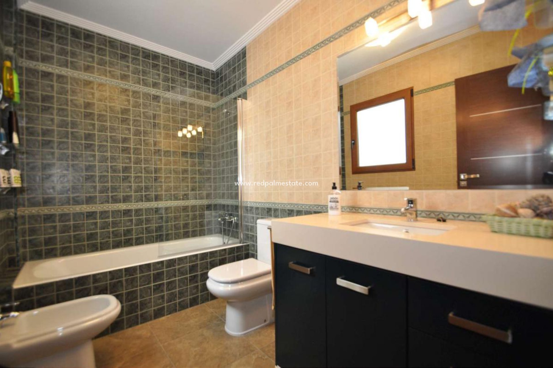 Revente - Maison de ville -
Pinoso - Inland