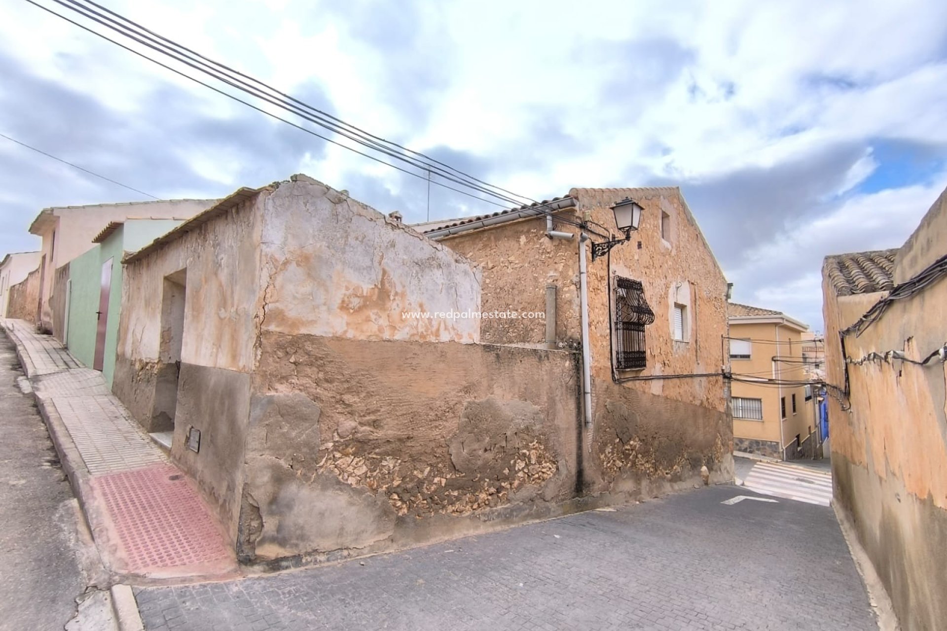 Revente - Maison de ville -
Pinoso - Inland