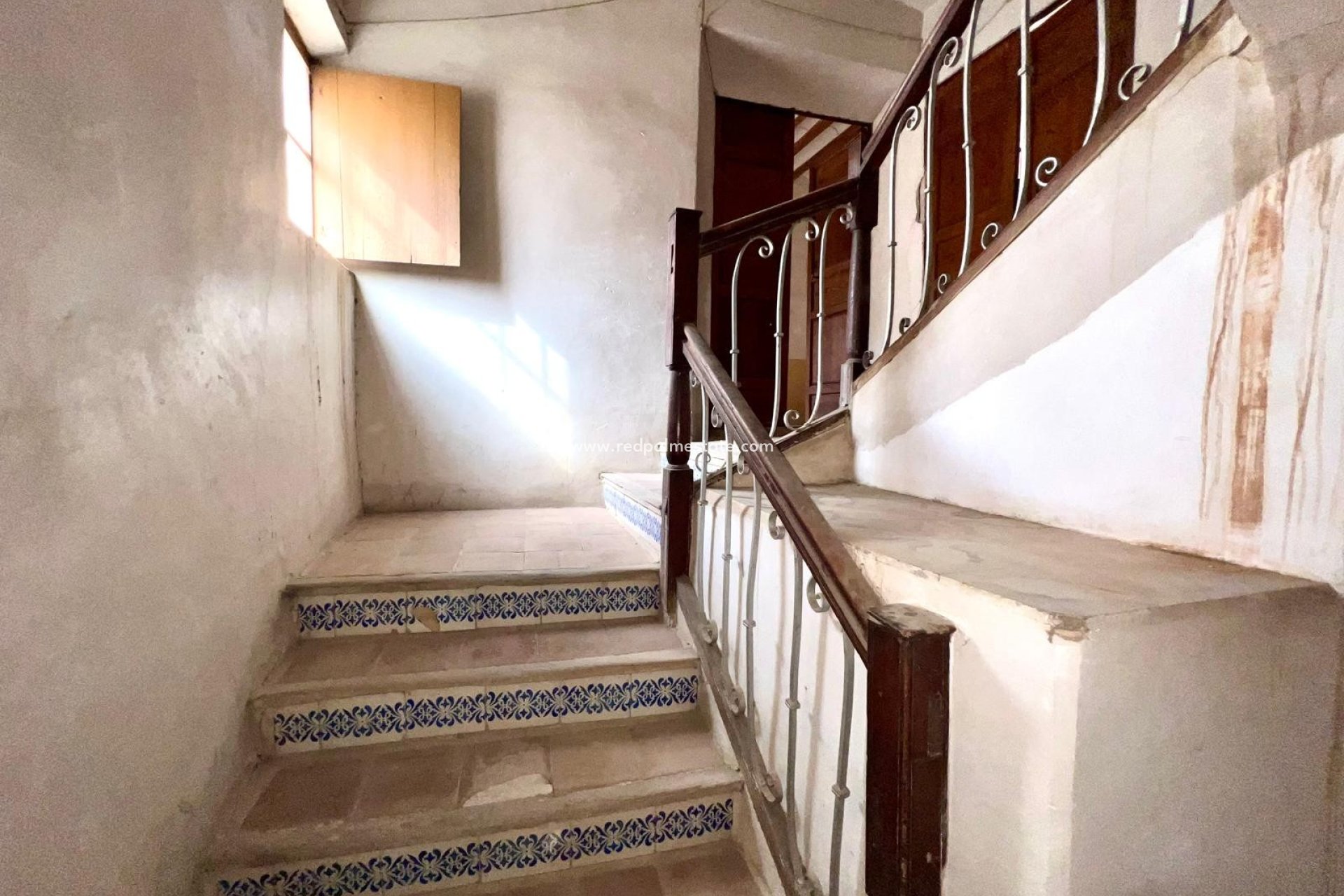 Revente - Maison de ville -
Pinoso - Inland