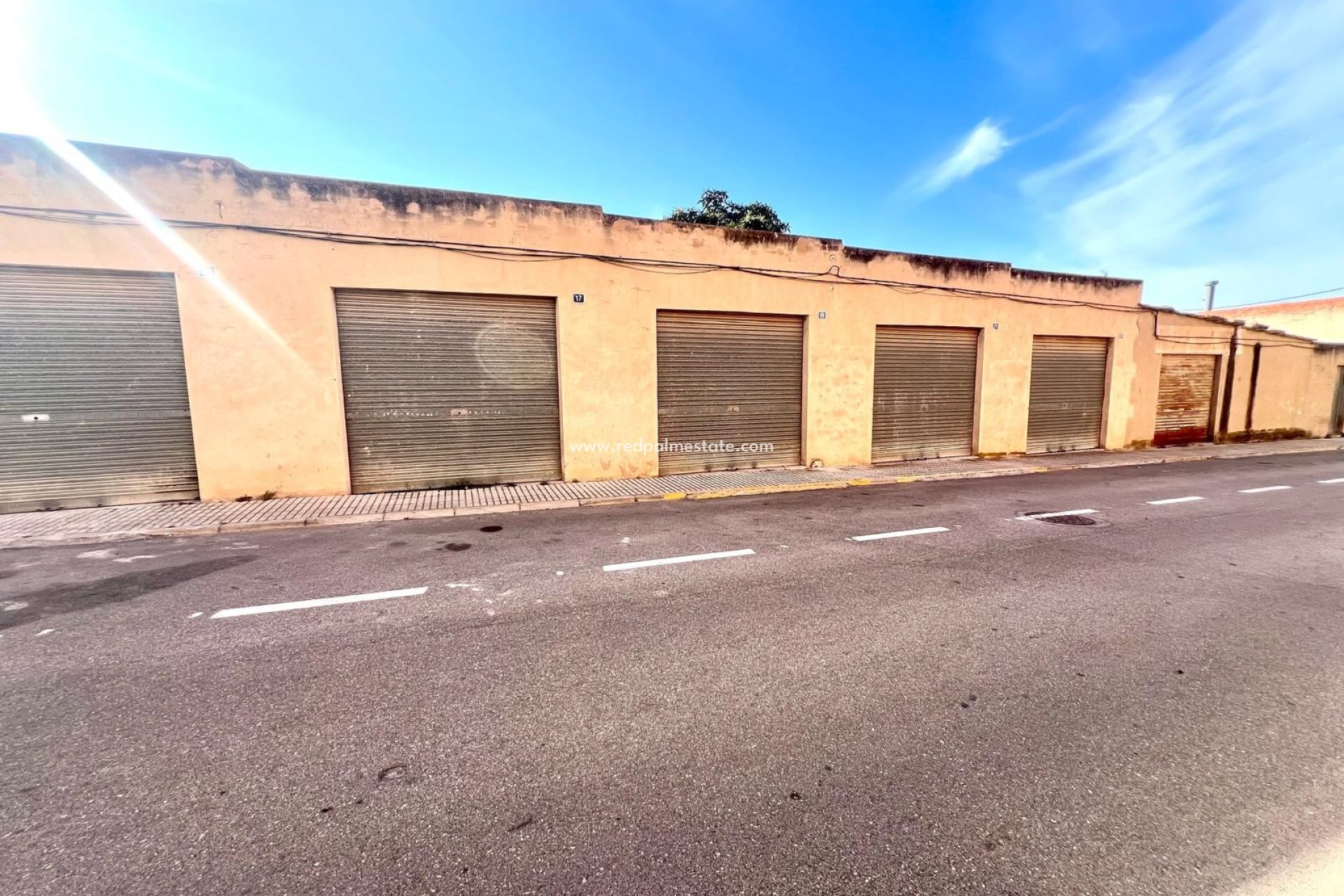 Revente - Maison de ville -
Pinoso - Inland