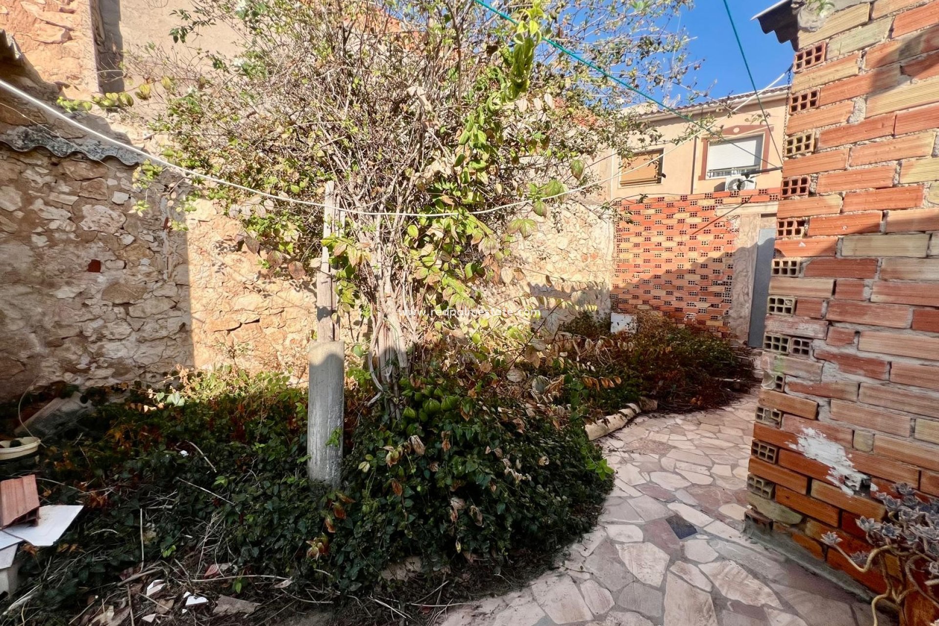 Revente - Maison de ville -
Pinoso - Inland