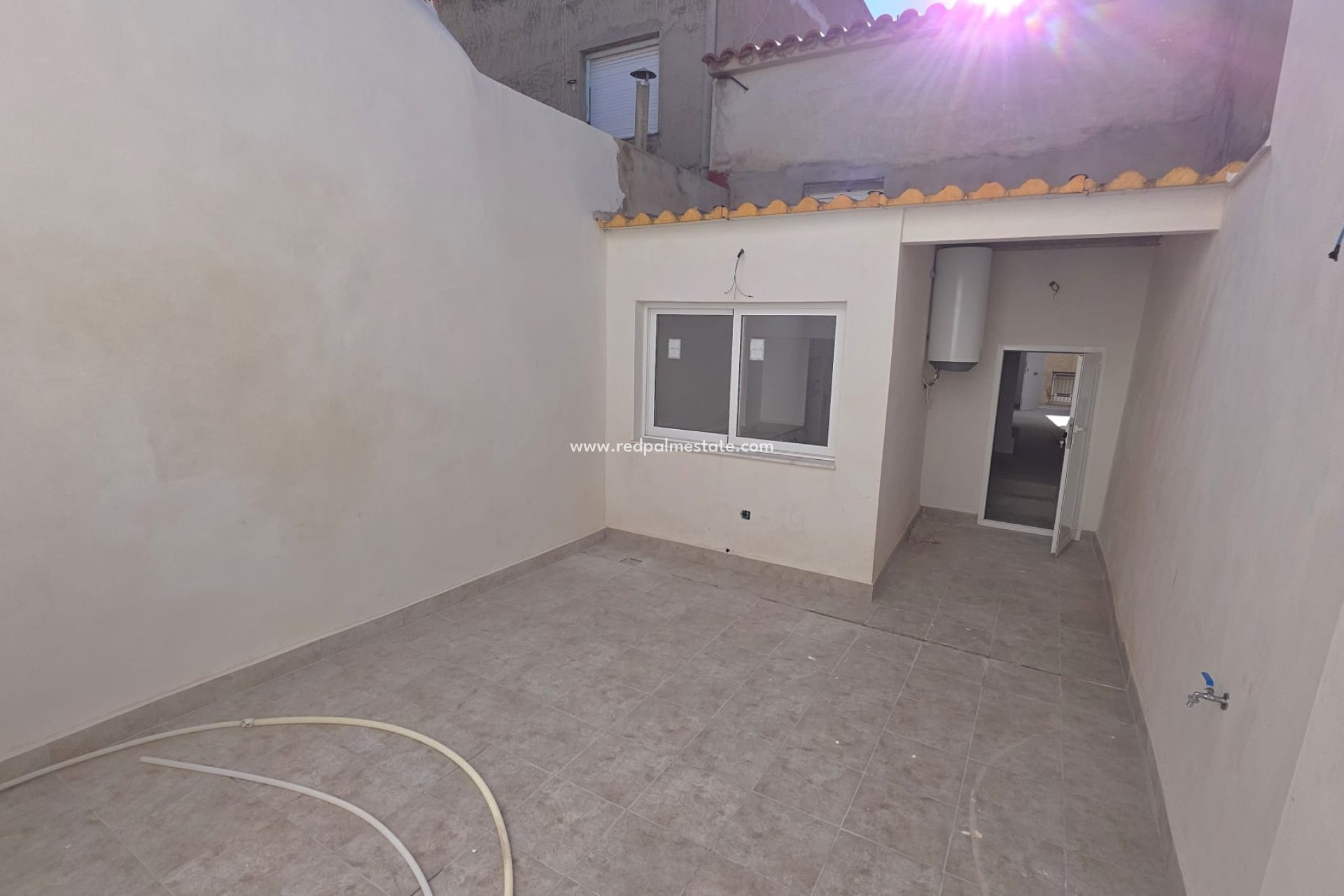 Revente - Maison de ville -
Pinoso - Inland