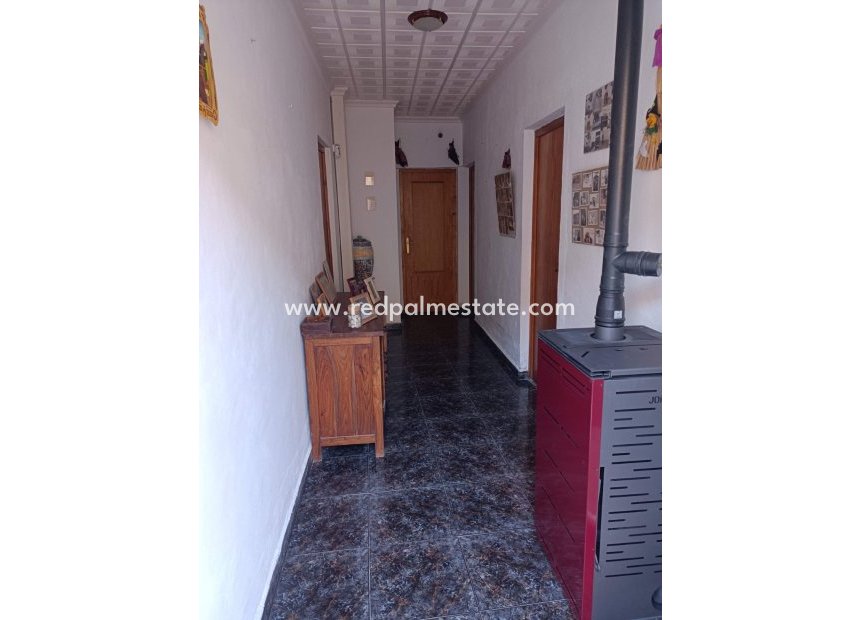 Revente - Maison de ville -
Pinoso - Inland