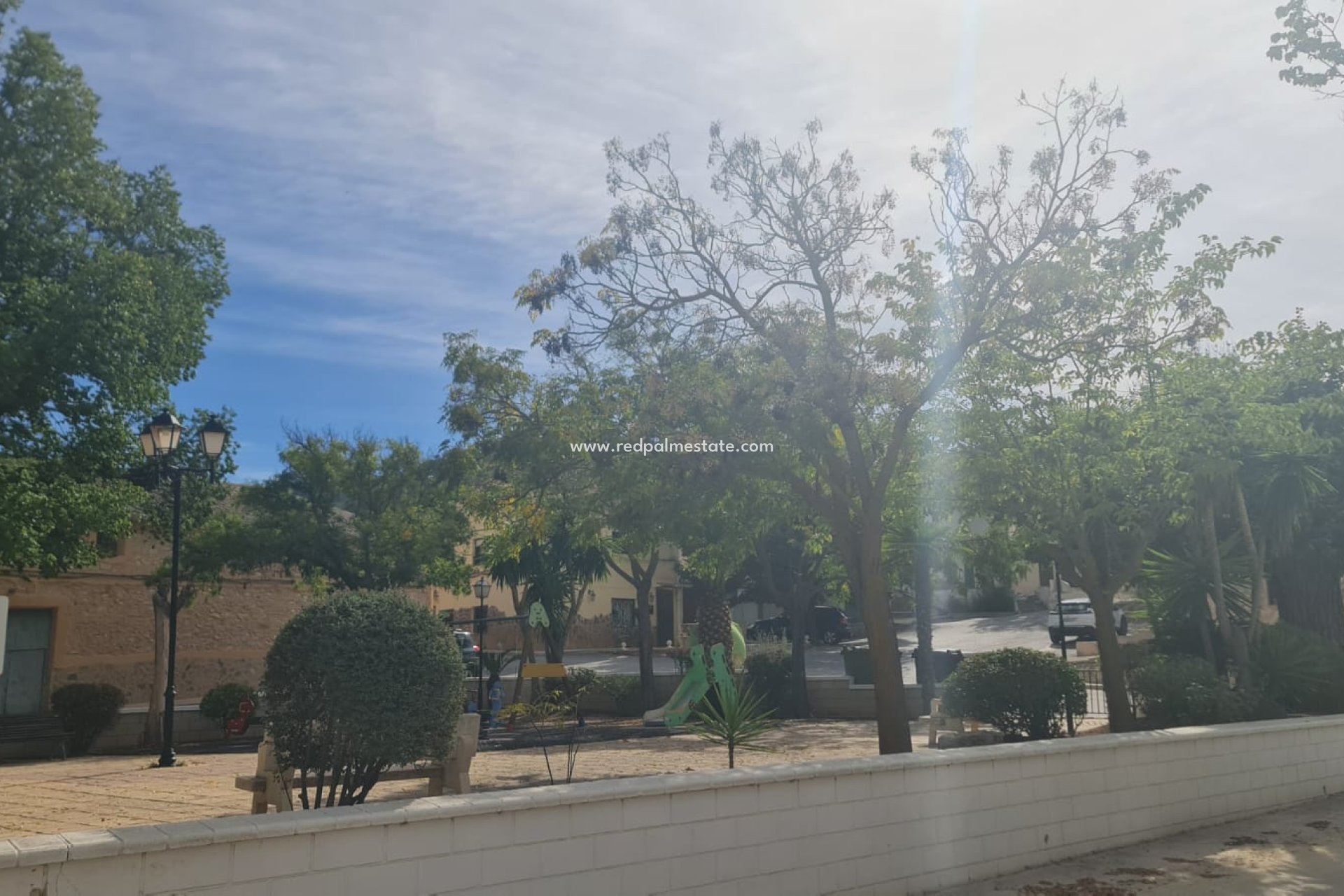 Revente - Maison de ville -
Pinoso - Inland