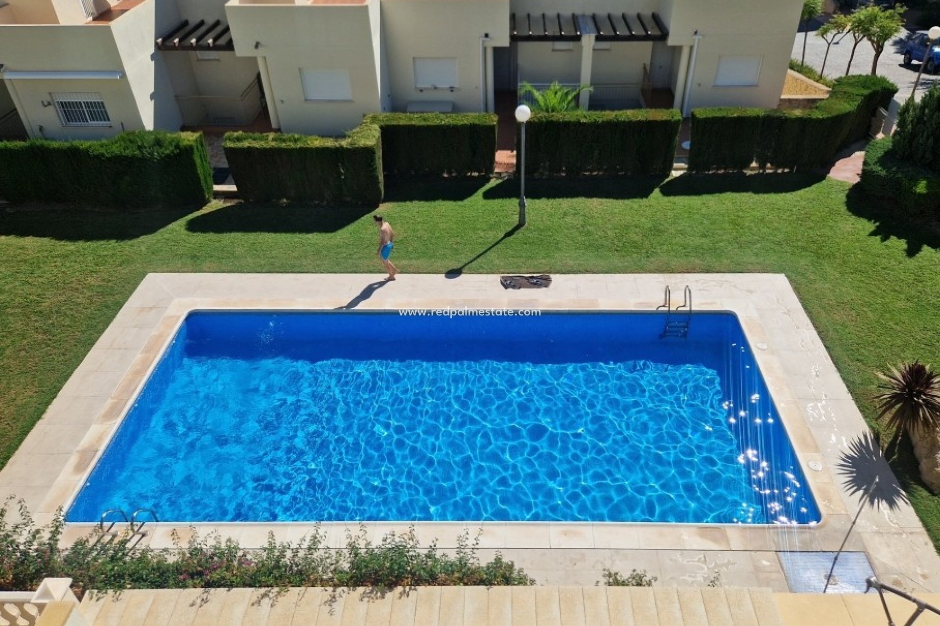 Revente - Maison de ville -
Relleu - Inland