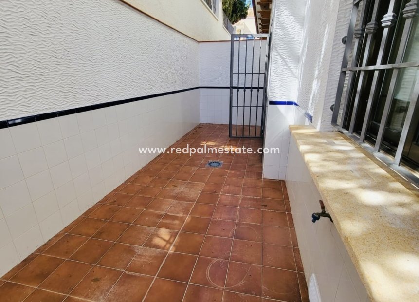 Revente - Maison de ville -
San Miguel de Salinas - Inland