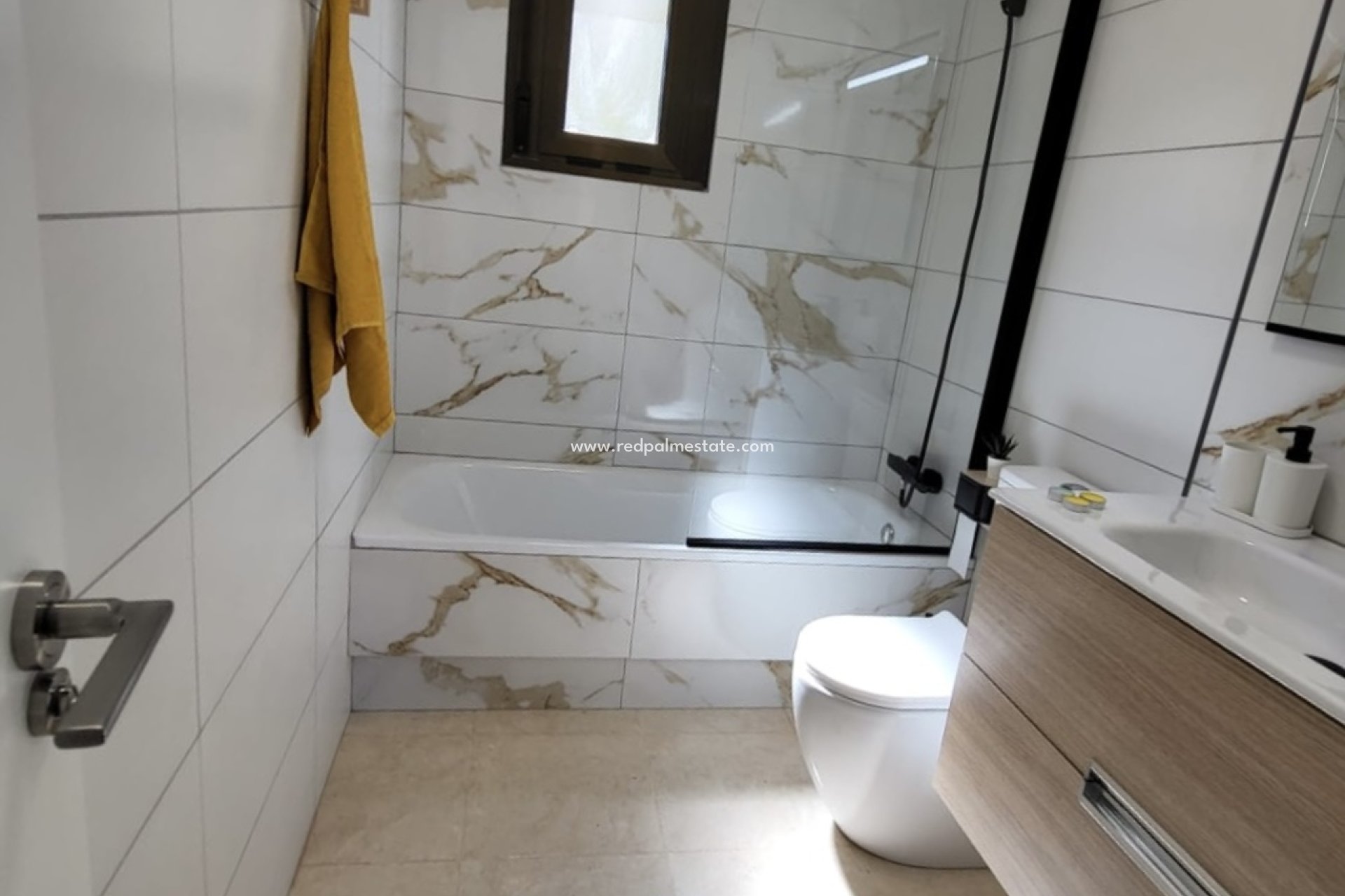 Revente - Maison de ville -
San Miguel de Salinas - Inland