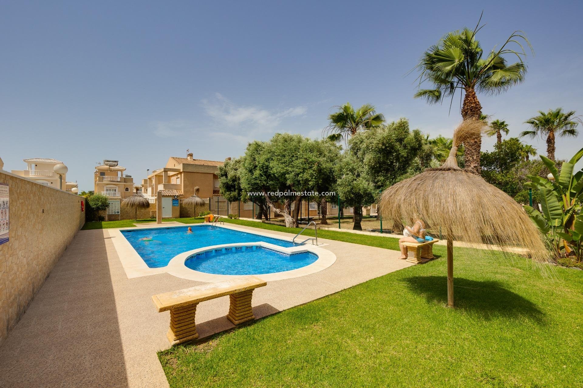 Revente - Maison de ville -
Torrevieja - Aguas Nueva