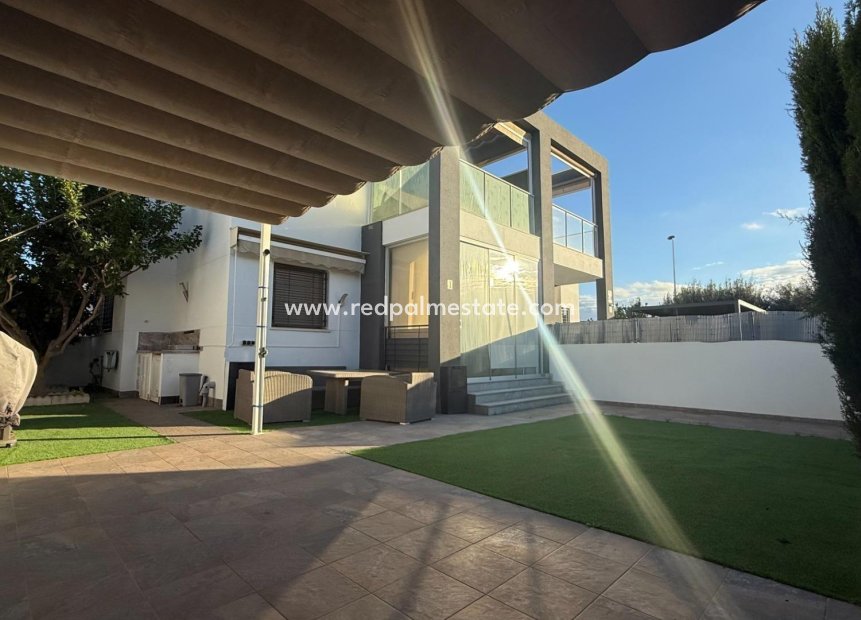 Revente - Maison de ville -
Torrevieja - Aguas Nueva
