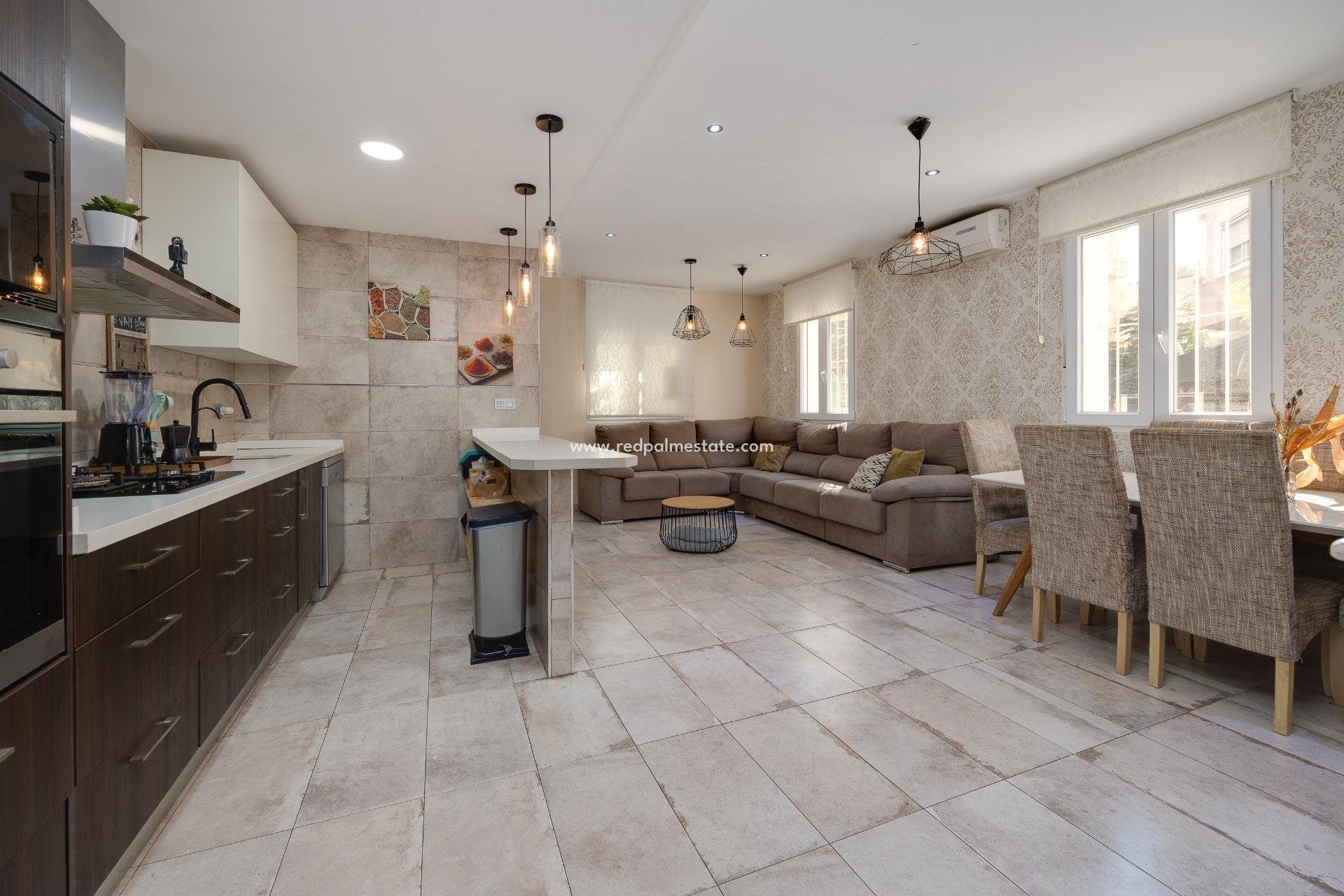 Revente - Maison de ville -
Torrevieja - Centro Torrevieja