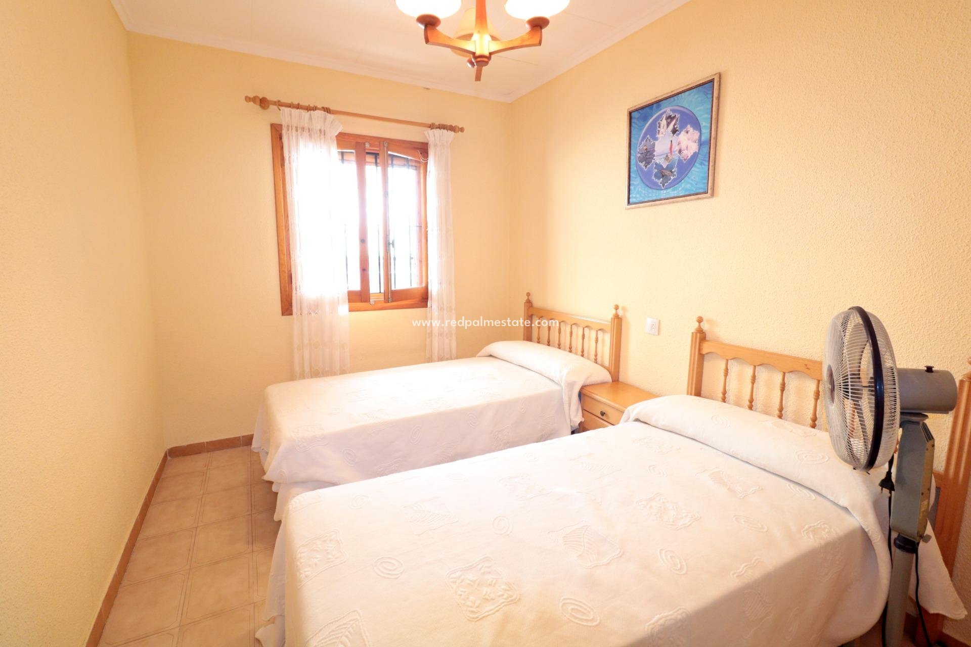 Revente - Maison de ville -
Torrevieja - El Acequión - Los Náufragos