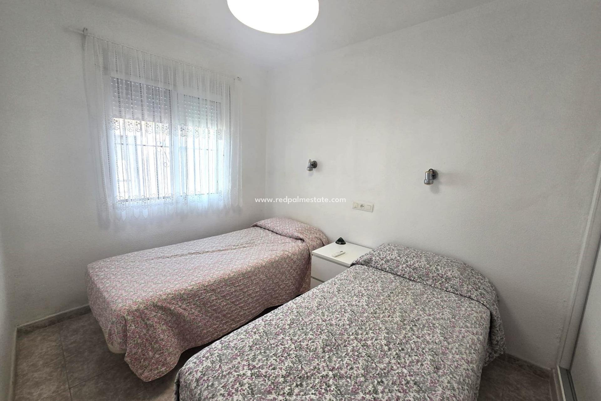 Revente - Maison de ville -
Torrevieja - Los altos