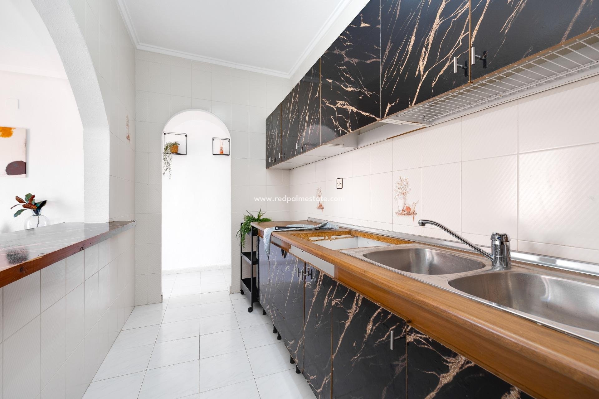 Revente - Maison de ville -
Torrevieja - Nueva Torrevieja - Aguas Nuevas